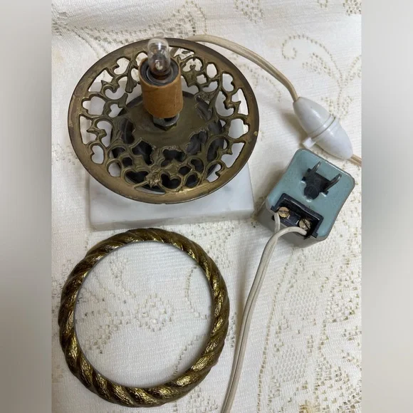 Vintage Fenton Opalescent Coin Dot Cranberry Boudoir Glass Lamp Light PAIR Marbl - Picture 6 of 16